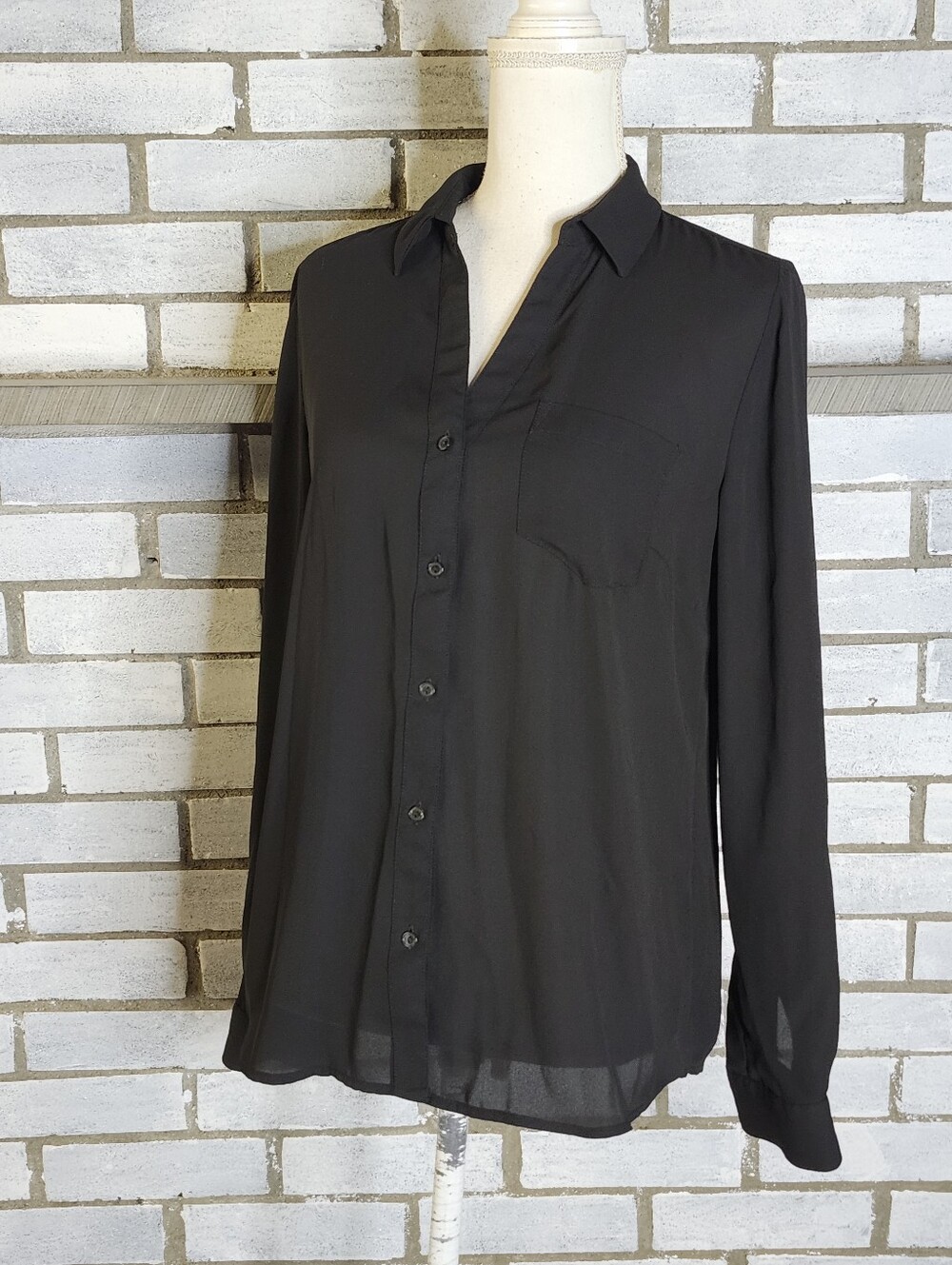 • The Limited Women's Long Roll Tab Sleeve Sheer Chiffon Blouse Medium Black